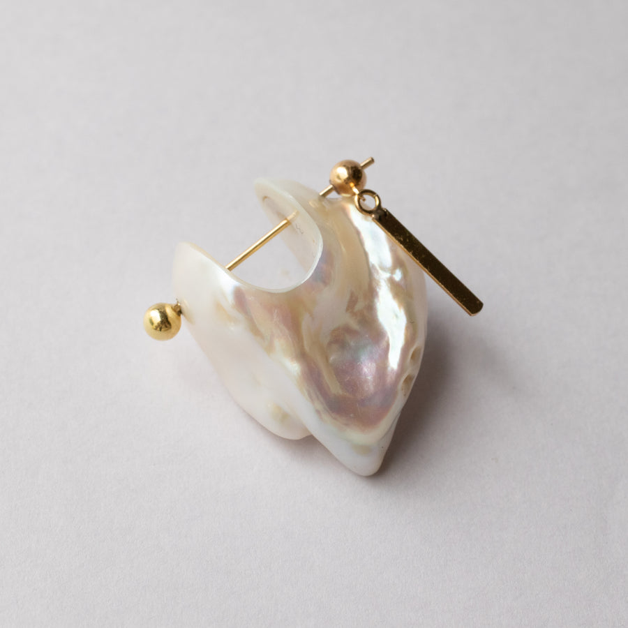 Rock Pierced Earring - Freshwater baroque pearl -