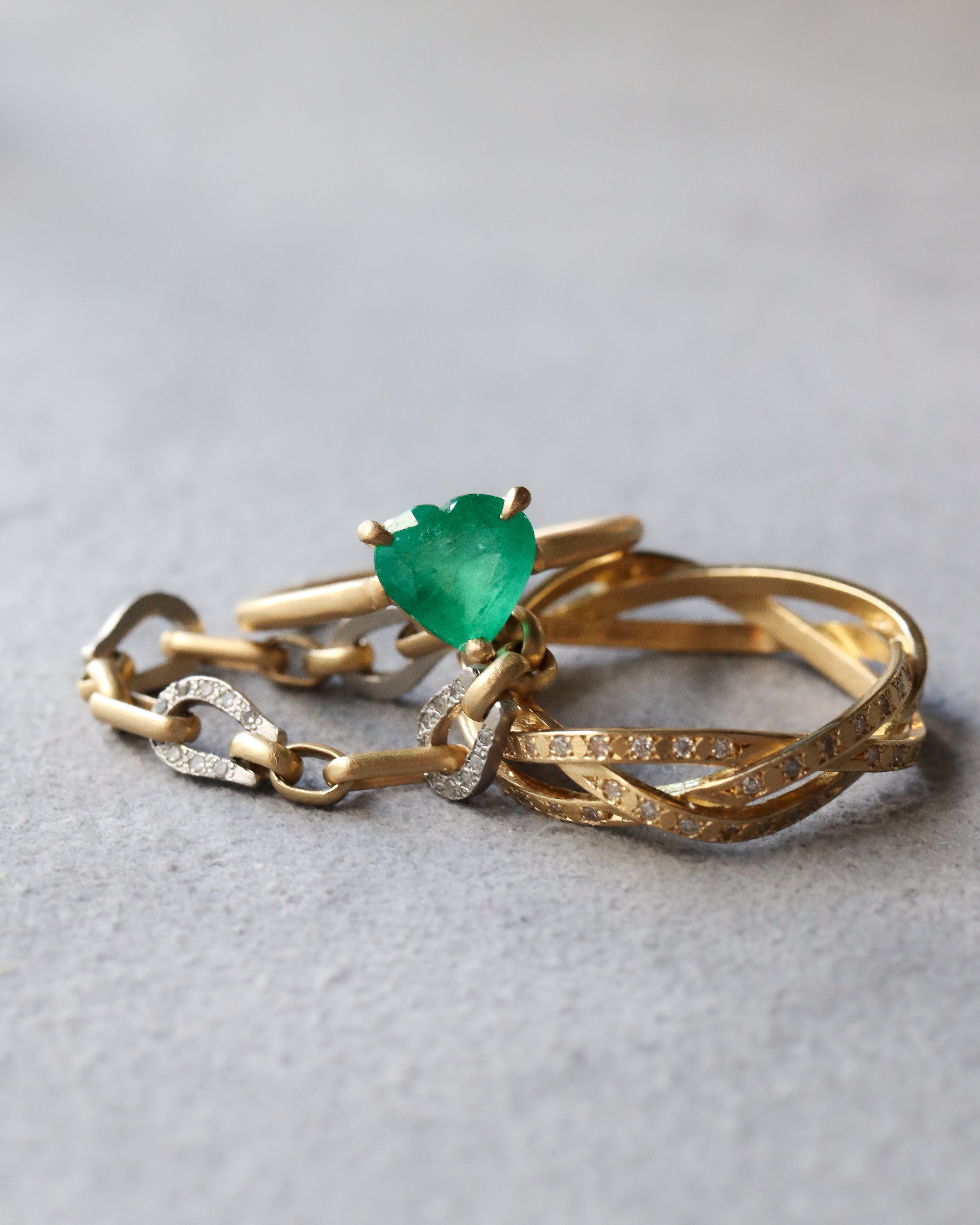 Prong Ring - Emerald -
