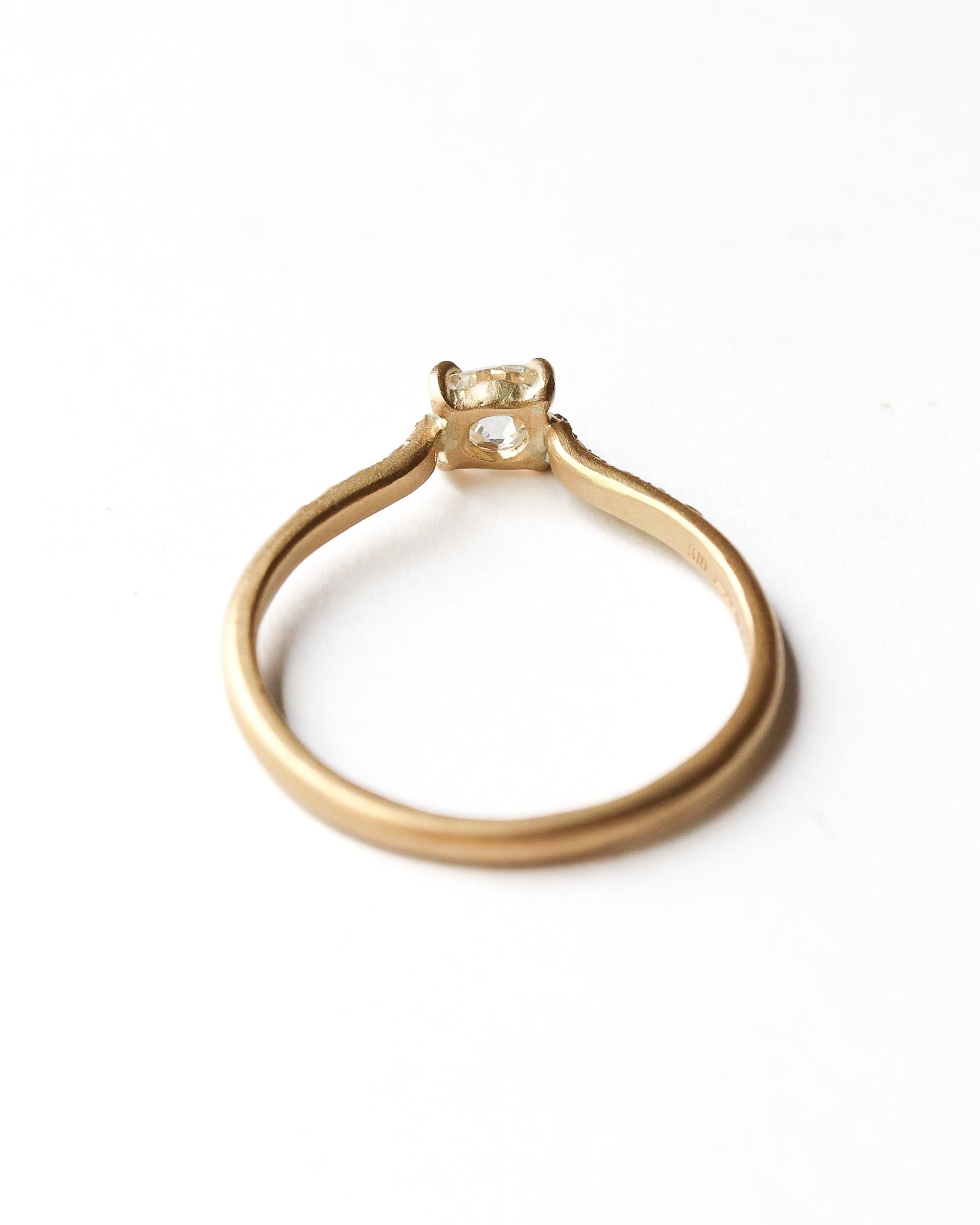 Prong Ring - Oldcut  Diamond  -