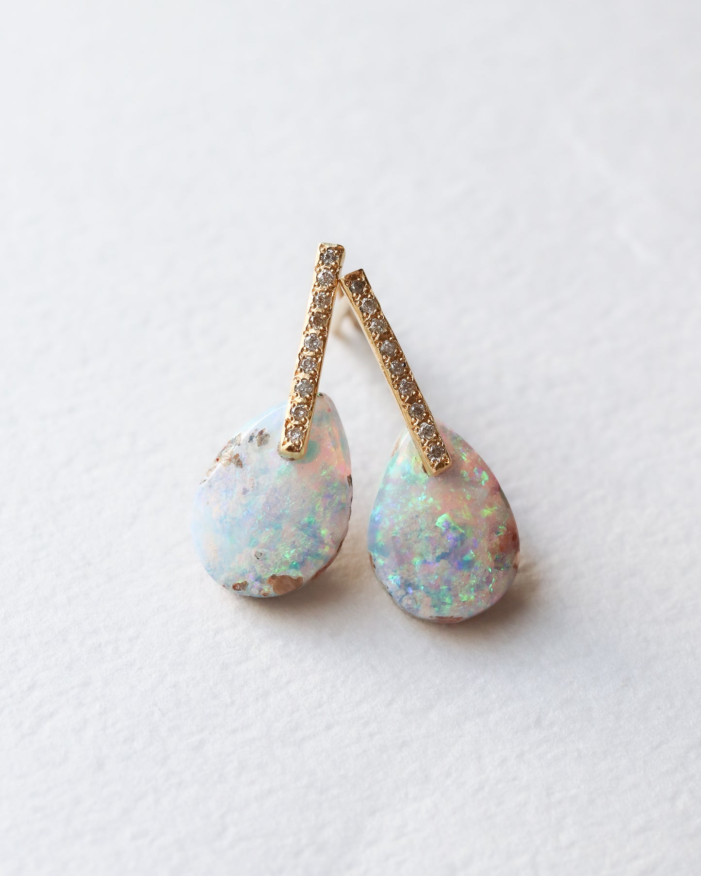 Hibiki Stone Pierced Earring - Opal / Diamond -