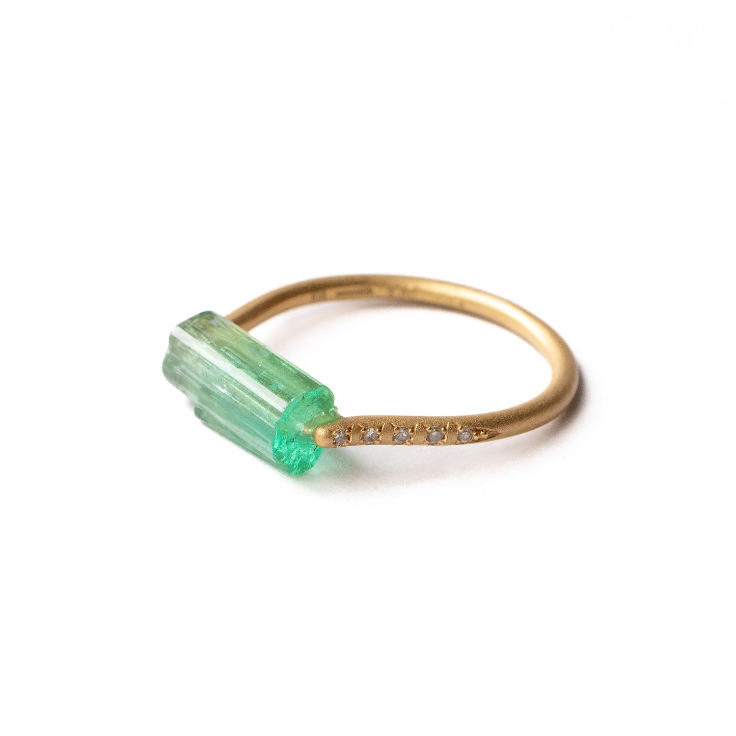 Slit Armdia Ring - Emerald -