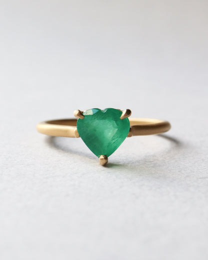 Prong Ring - Emerald -