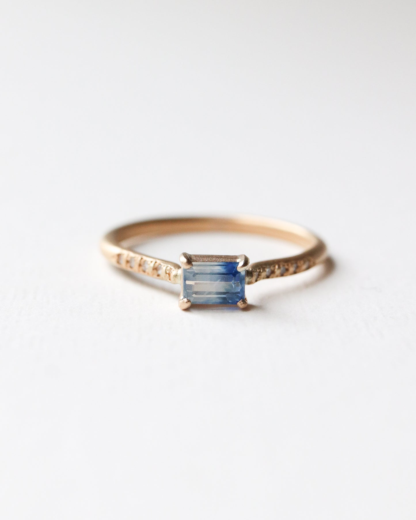 Prong Ring - Sapphire -