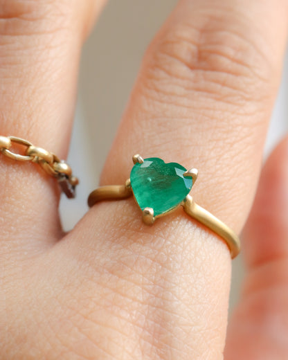 Prong Ring - Emerald -