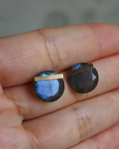 Bar stone Pierced Earring - Labradorite -