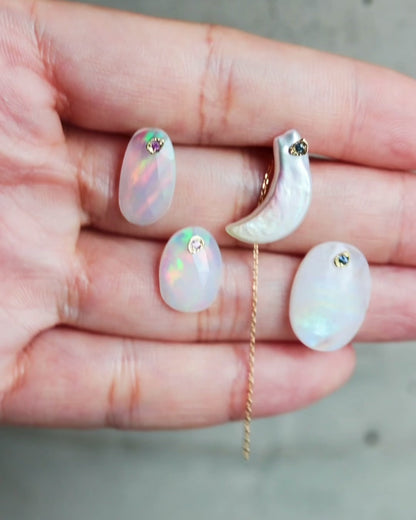 Flat Pierced Earring - Rainbow Moon Stone -