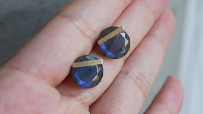 Bar stone Pierced Earring  - Labradorite -