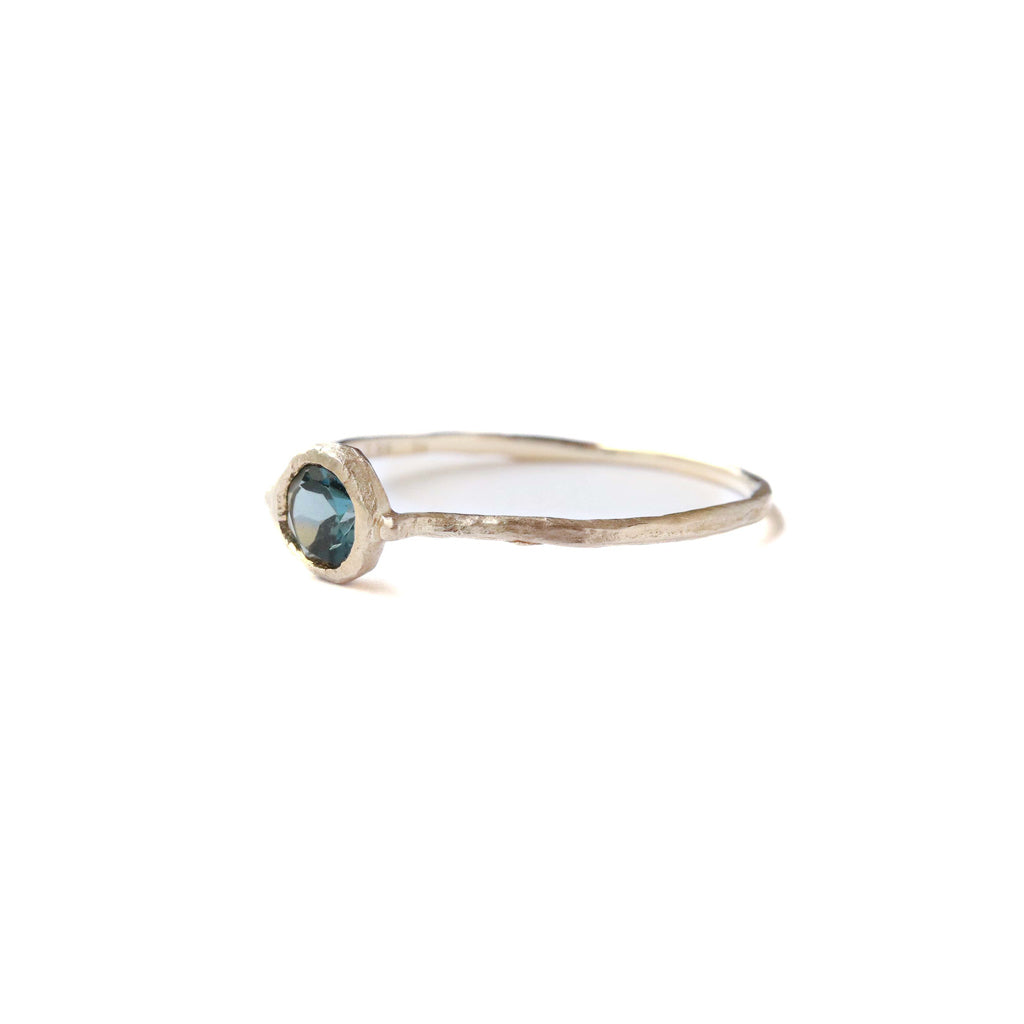 Rough Collet Ring - Blue Topaz -