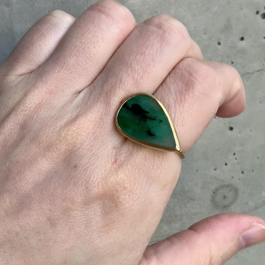 Collet Ring - Emerald Matrix -