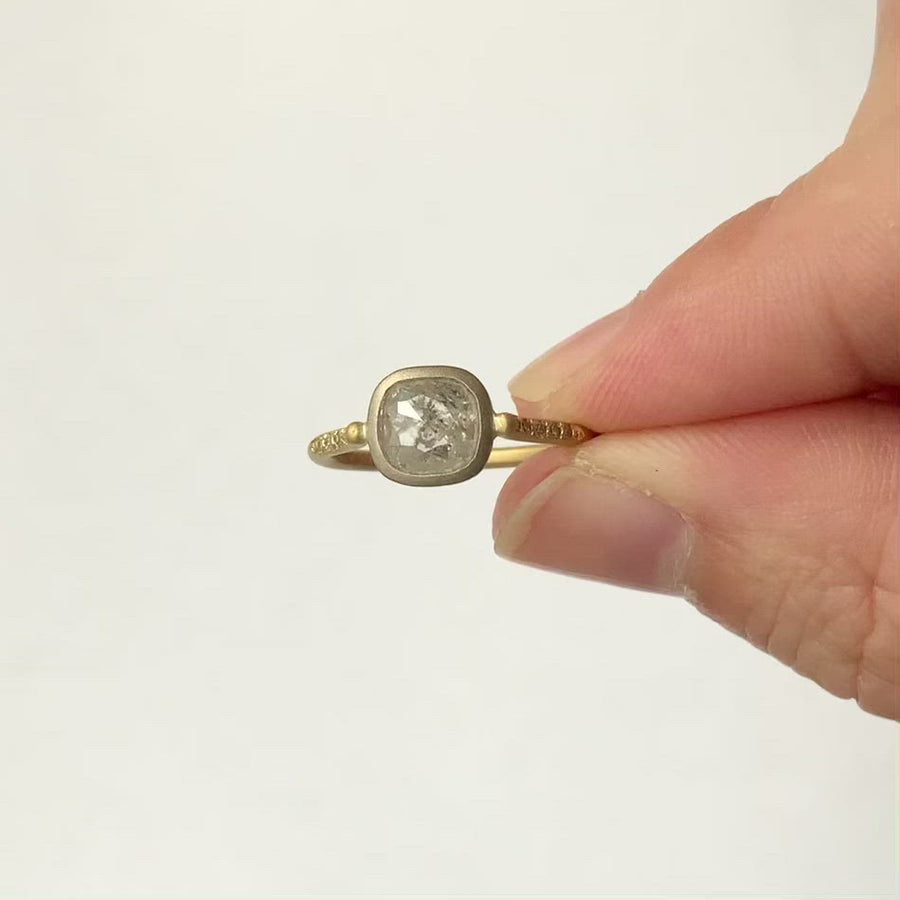 Collet Ring - Natural Diamond -
