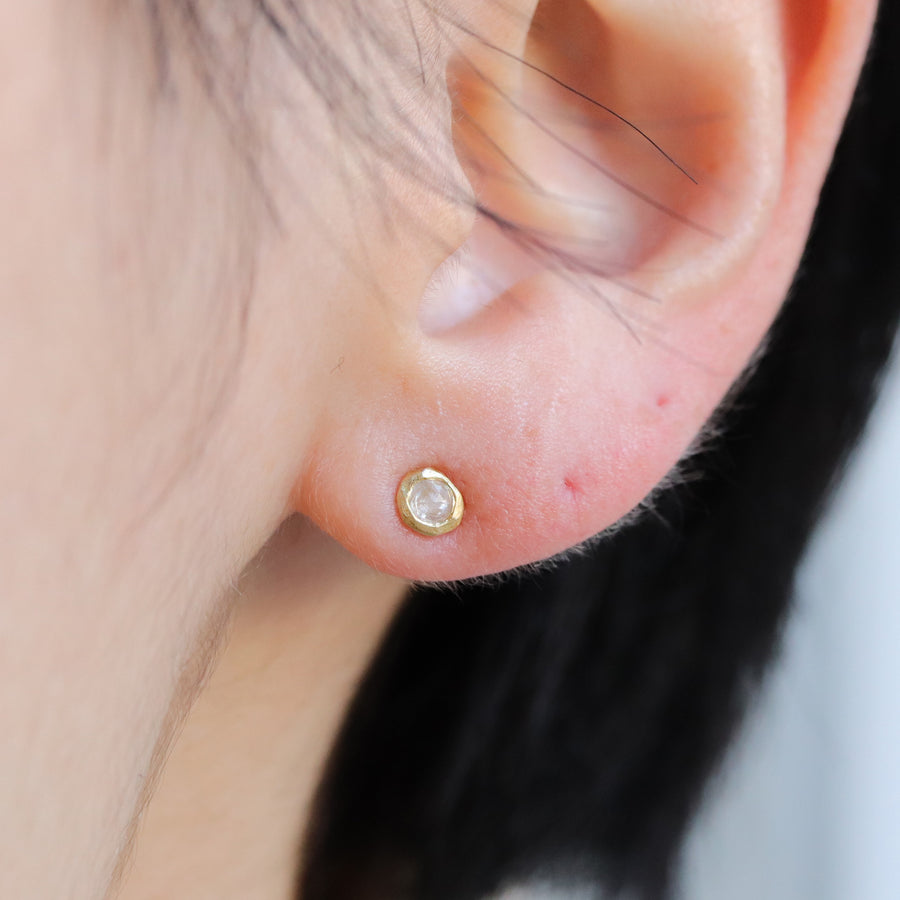 Rough collet Mini Pierced Earring  - Natural Diamond -