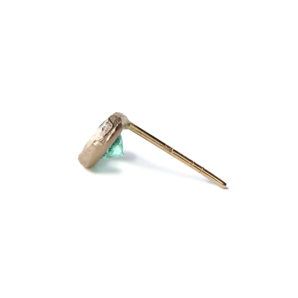 Rough Collet Pierced Earrings - Emerald -
