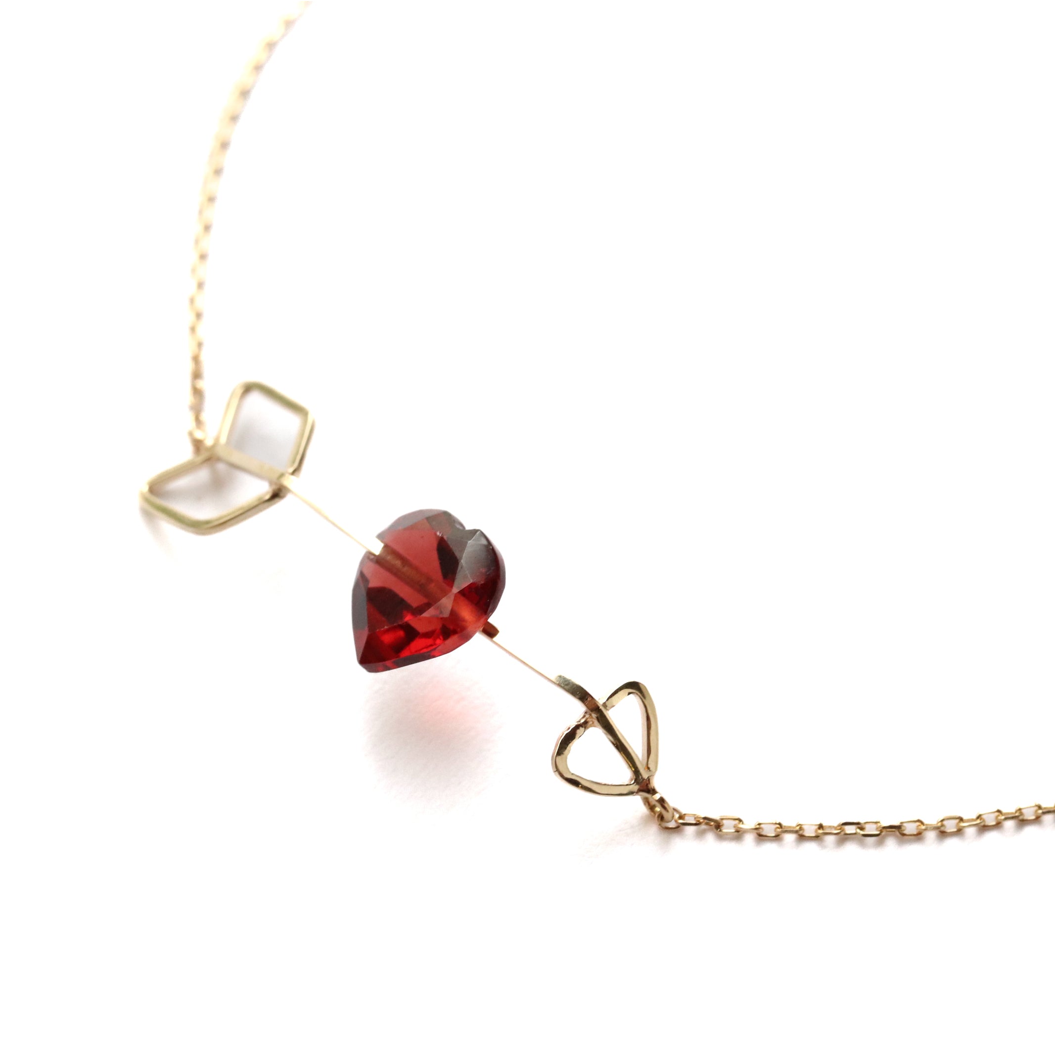 Zukyun Bracelet  - Garnet -