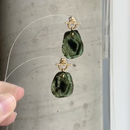 Mantel Pierced Earrings - Emerald / Diamond -