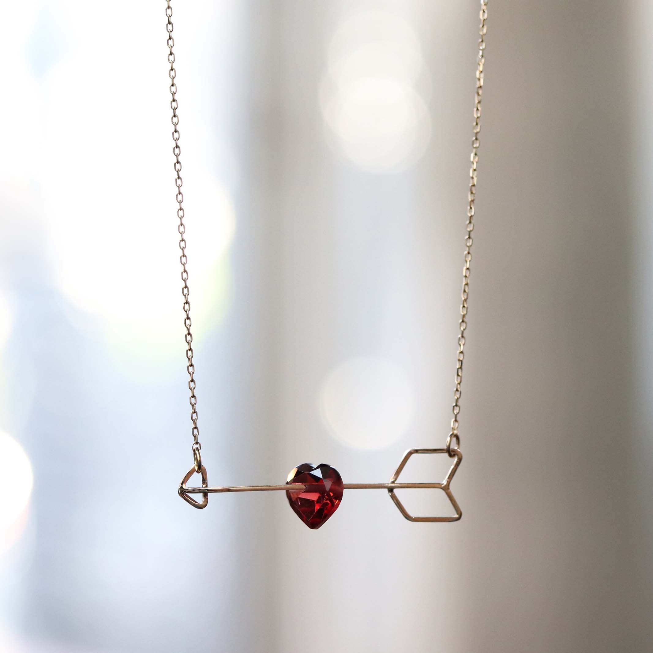 Zukyun Necklace - Garnet -