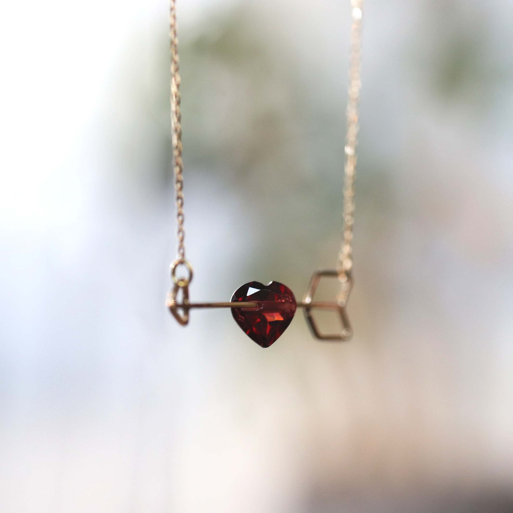 Zukyun Necklace - Garnet -