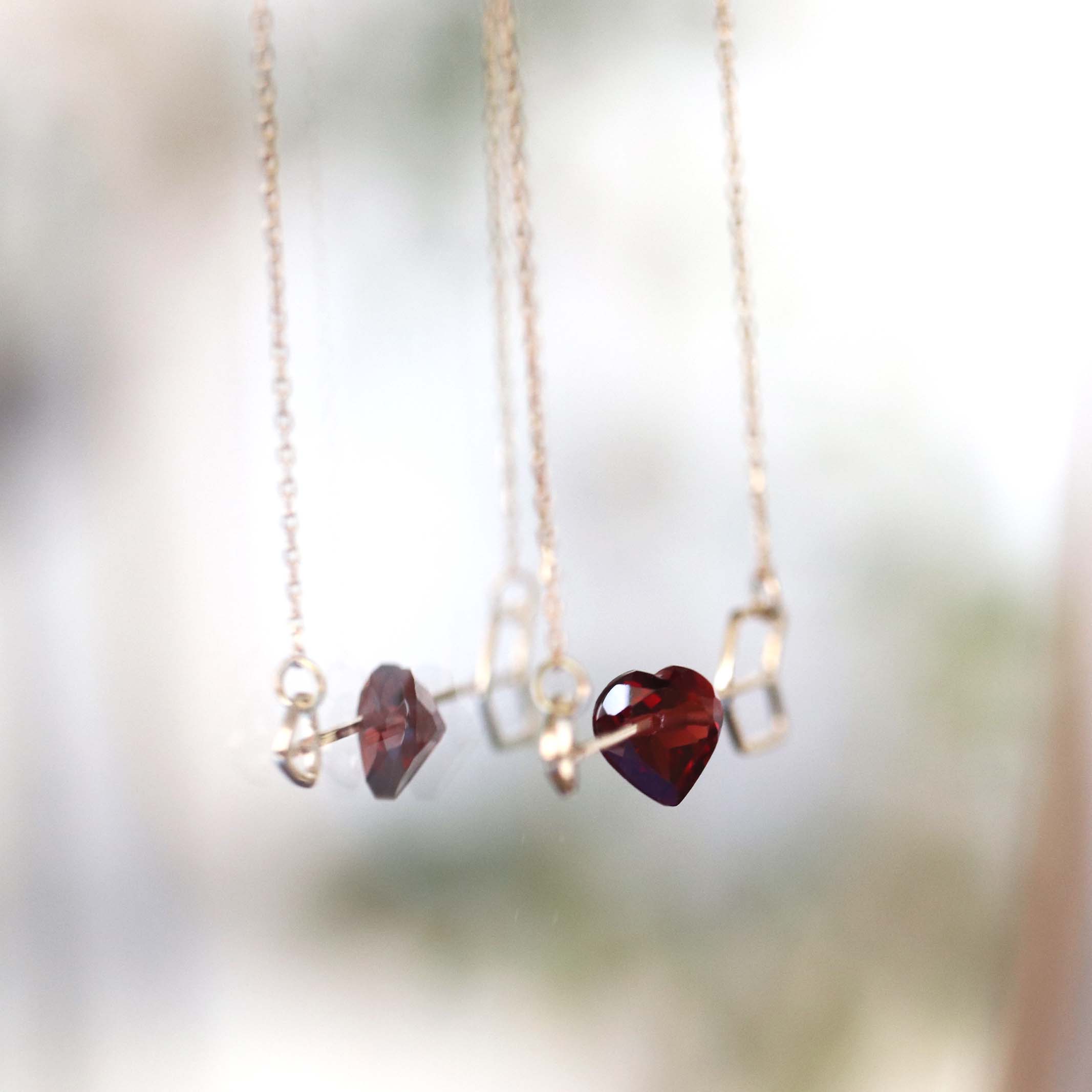 Zukyun Necklace - Garnet -